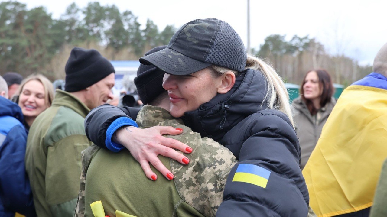 Кого звільнили з полону 11 квітня