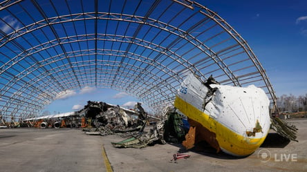 Самый большой самолет в мире "Мрия" отстроят: большой репортаж с аэродрома "Гостомель" - 285x160