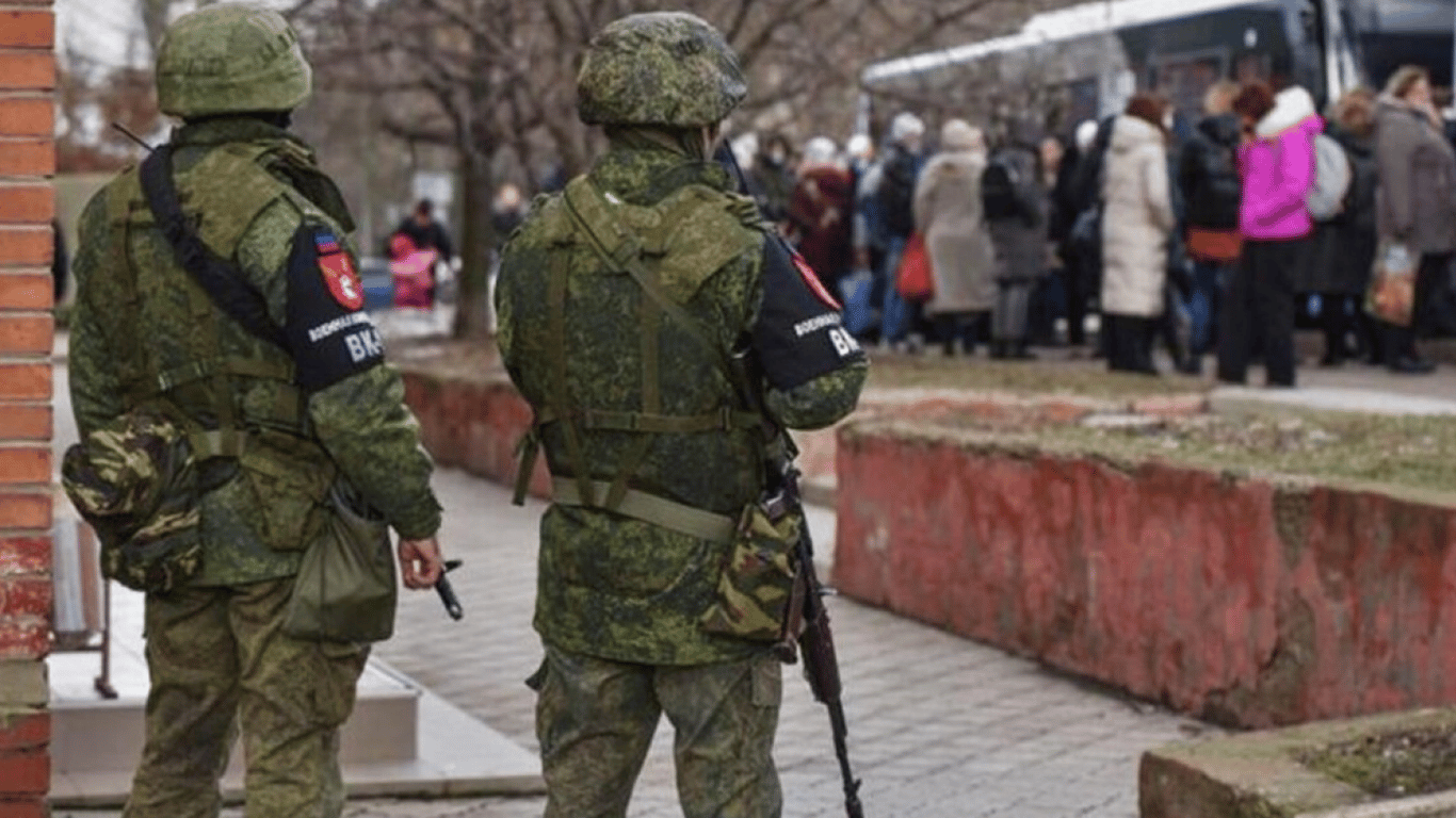 Коллаборанты эвакуируются с семьями с Луганской области - отчет Генштаба