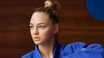 Українська чемпіонка з'явилася на публіці в ефектній сукні - 285x160