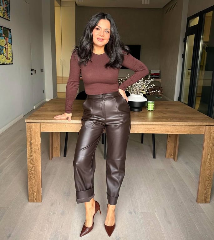 Кожаная одежда может выглядеть довольно элегантно