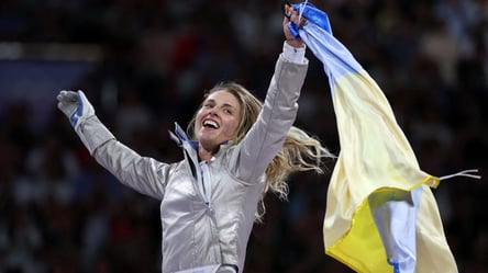 Харлан виставила на аукціон те, що допомогло їй здобути медаль на Олімпіаді-2024 - 290x166