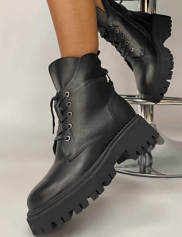 Тракторна підошва видає несмак 