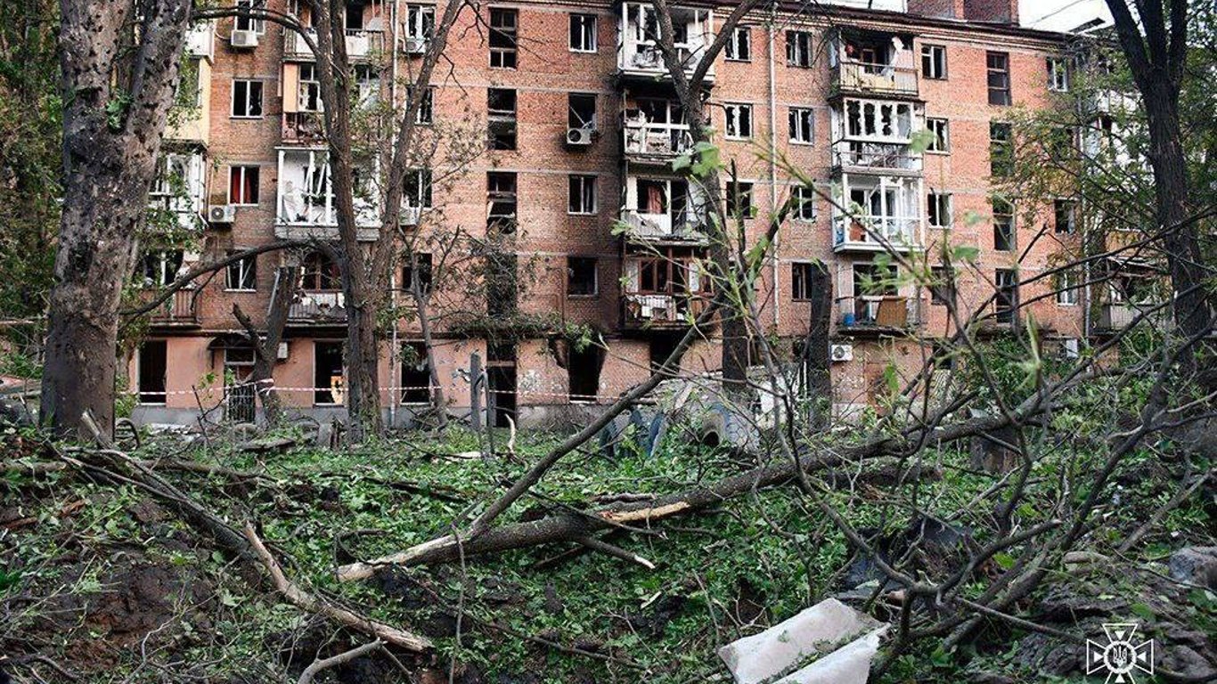 Влучання по будинках та хлібозаводу: подробиці обстрілу Миколаєва