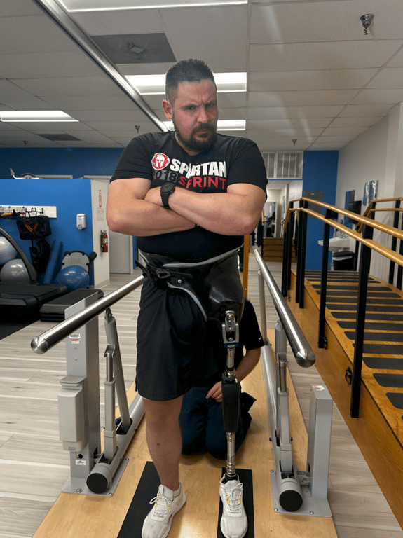 Артем Комісарчук на протезі