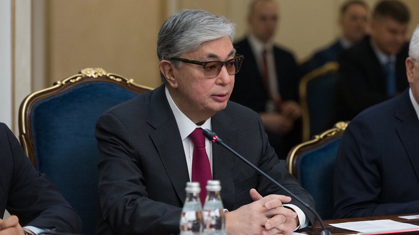 Казахстан будет соблюдать санкции Запада против России, — Токаев