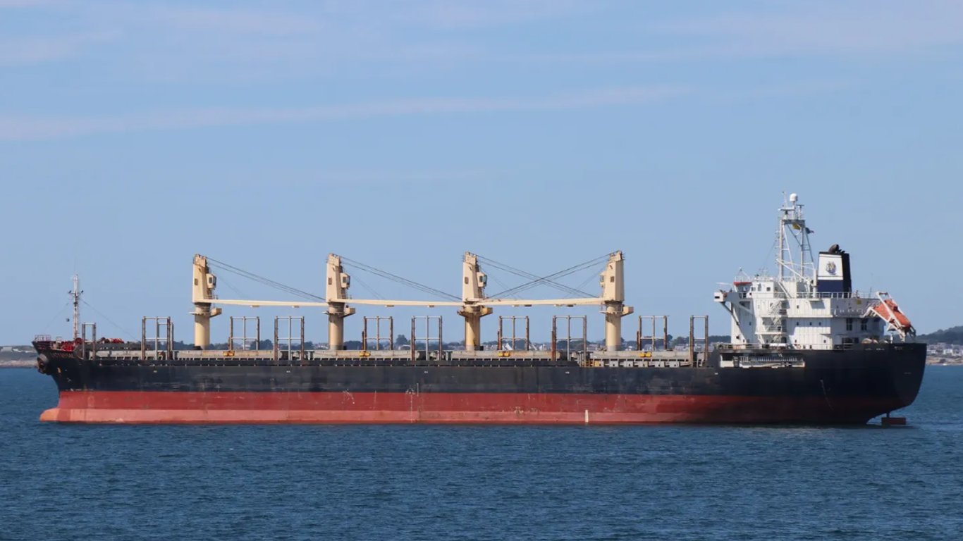 Робота портів Великої Одеси попри ворожі обстріли — що відомо про експорт