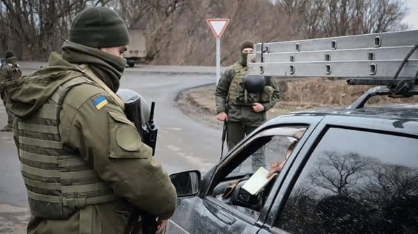 Вручение повесток на блокпостах — имеет ли такое право ТЦК