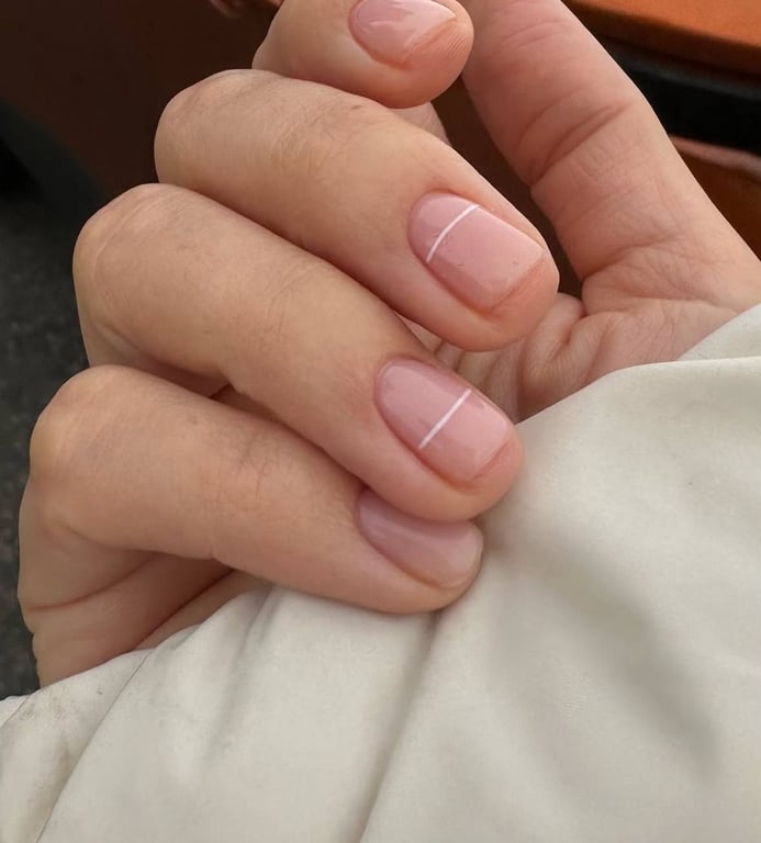 Коротка довжина нігтів ідеально підійде усім