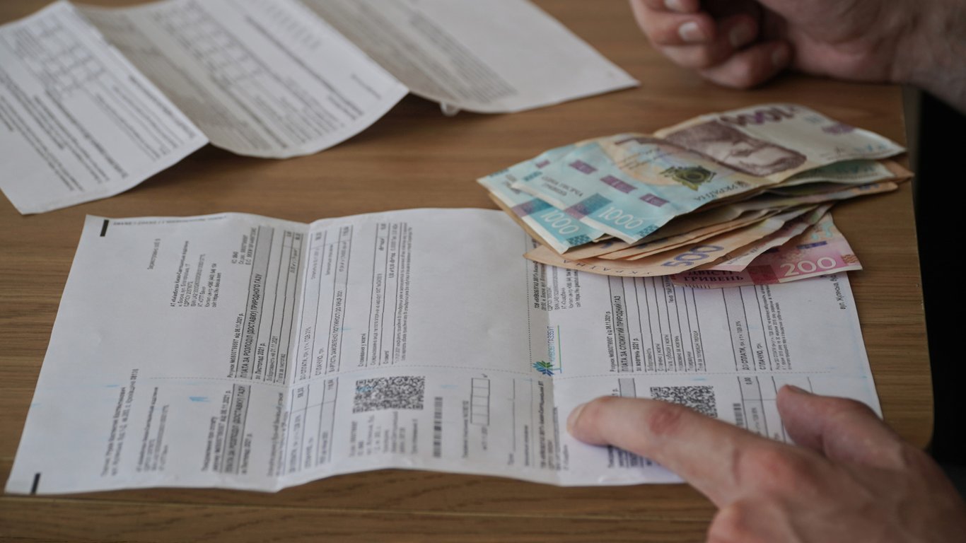 Тарифы, соцвыплаты и пенсии – что изменится для украинцев с 1 марта - 250x140