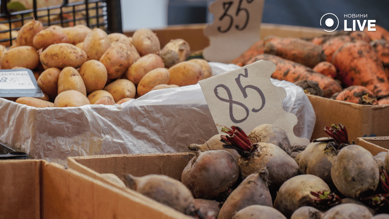 Овочі на прилавку 