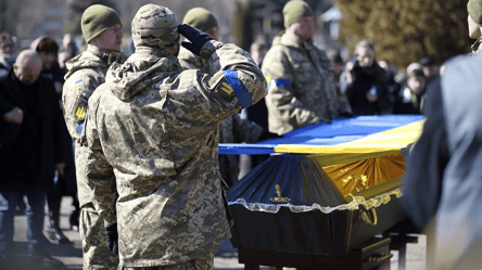 Погиб военнослужащий из Тернополя, которого мобилизовали девять дней назад — что случилось - 285x160
