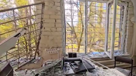 Росія обстріляла лікарню в Херсоні — з'явилося відео наслідків - 290x160