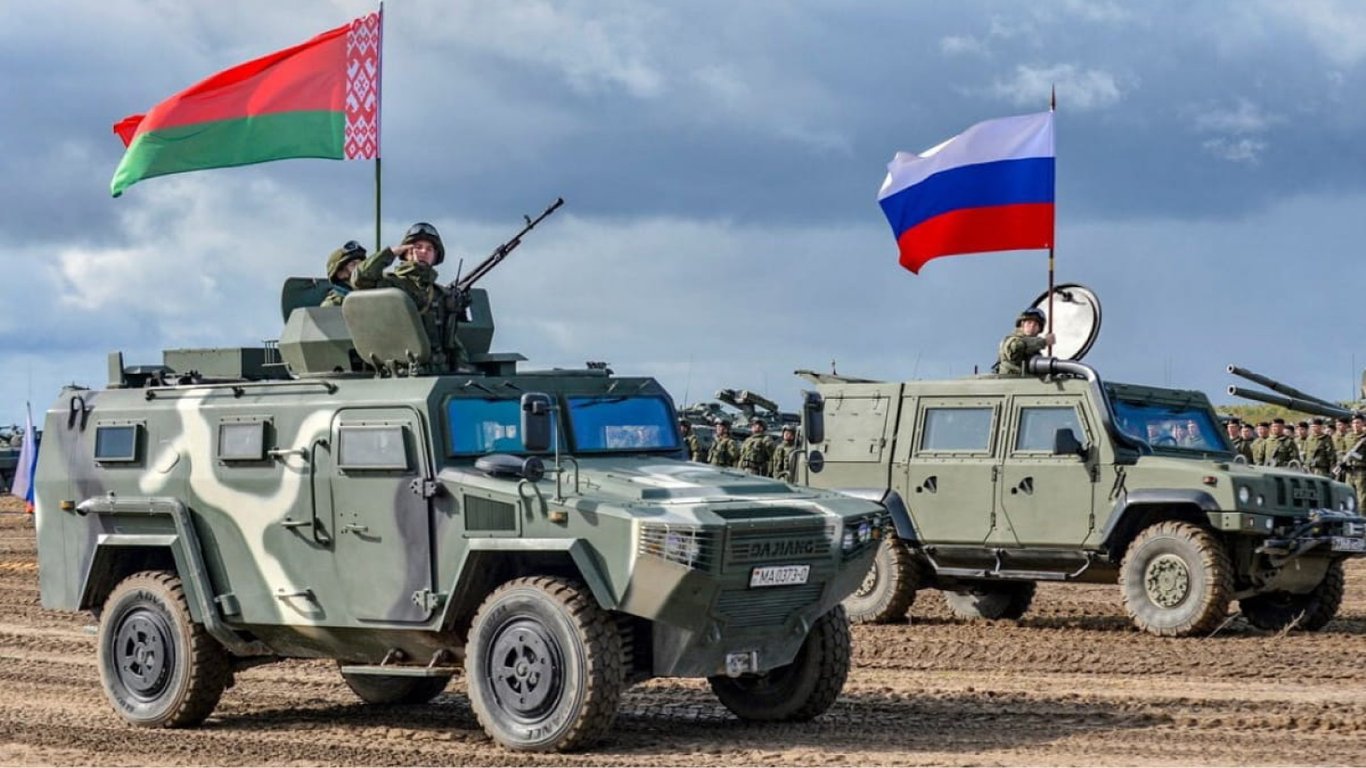 Военные учения в Беларуси продлили еще на неделю