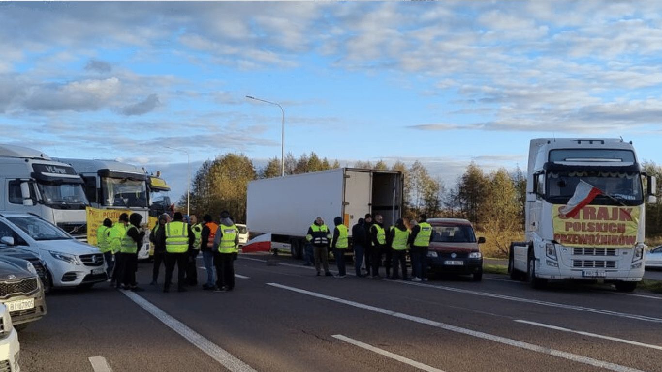Правительство Польши заявило о договоренности с пикетчиками на границе с Украиной