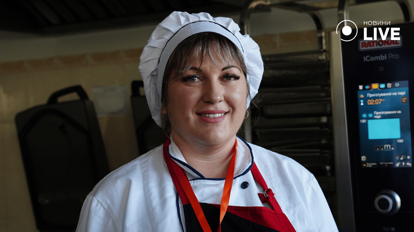 Мастерица Виолетта. Фото: Новини.LIVE/ Юлия Браславская