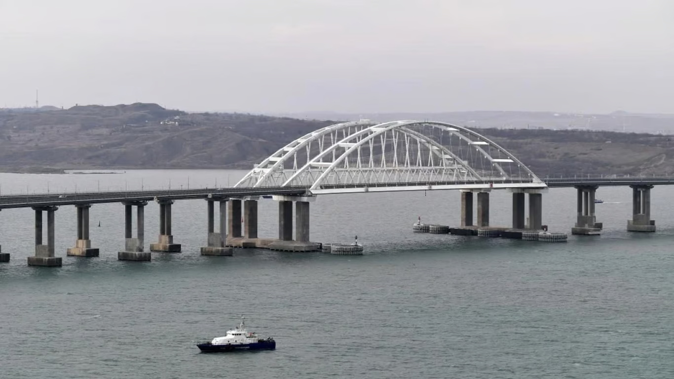 У ГУР прокоментували інформацію про плани знищення Керченського мосту
