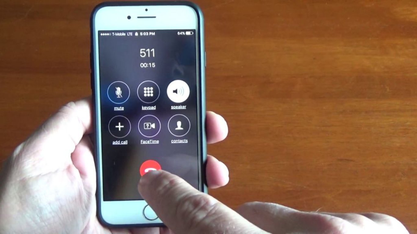 Apple перемістить червону кнопку завершення виклику з центру iPhone