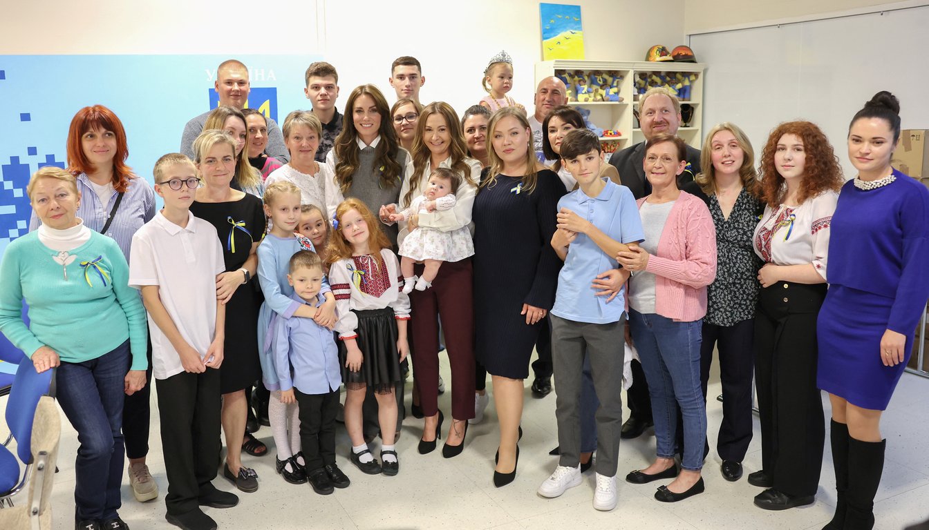 Принцесса Уэльская Кейт Миддлтон с украинцами. Фото: Reuters