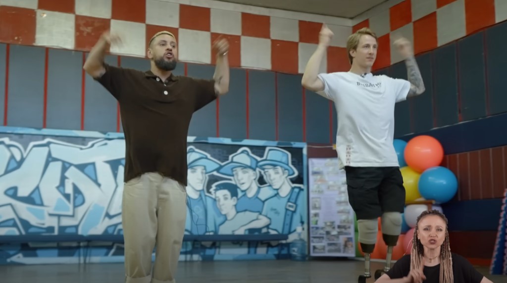 Новий "Холостяк" Олександр Терен підірвав мережу запальними танцями з Монатіком — відео - фото 4