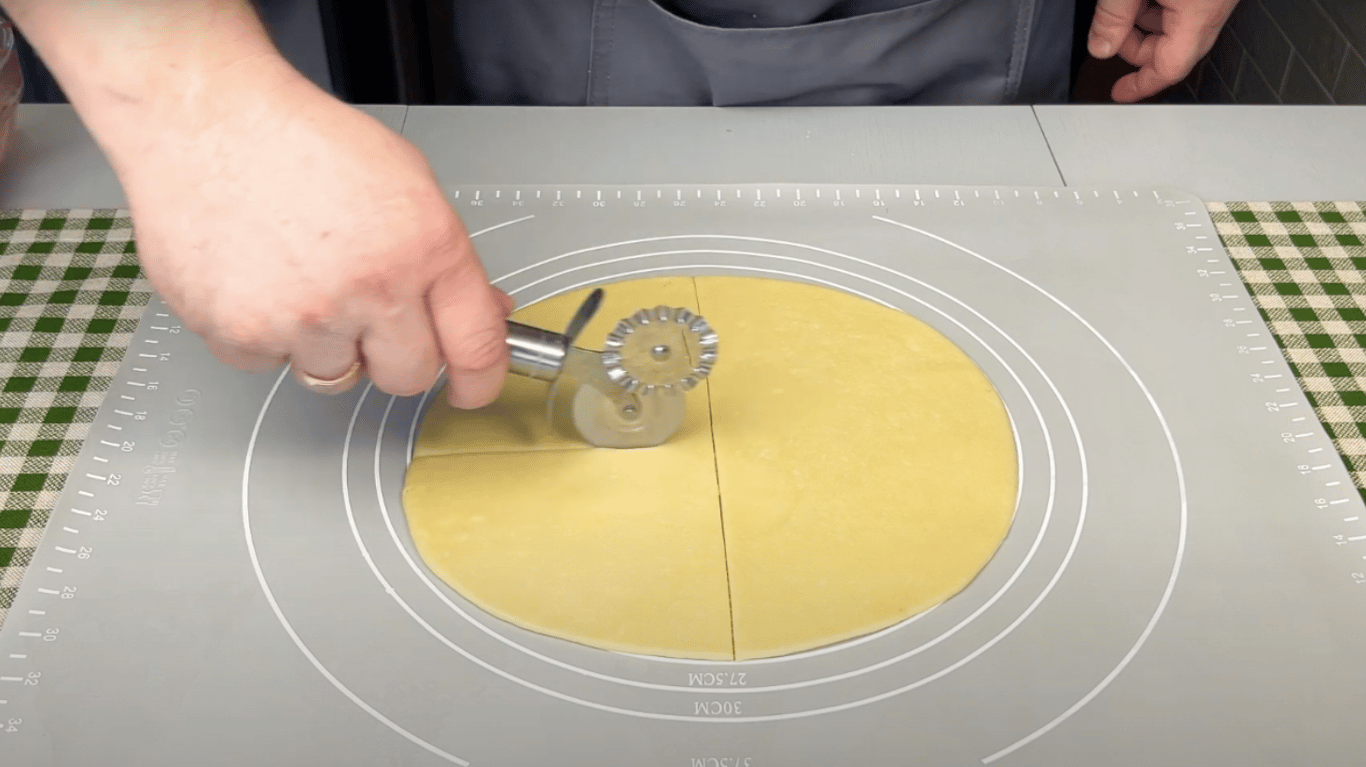 смачні рогалики з повидлом, які довго не черствіють