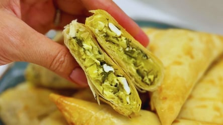 Трикутники на сніданок за 15 хвилин — рецепт з тіста філо - 285x160