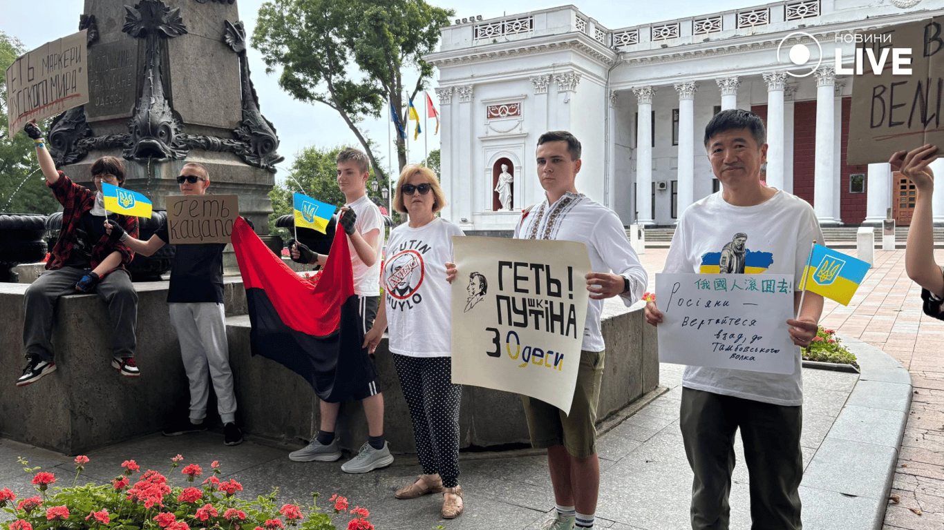 Одеса без Пушкіна — містяни вийшли до пам'ятника, стався скандал - фото 9