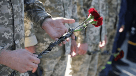 Рада ухвалила закон щодо безоплатного перепоховання захисників - 290x166