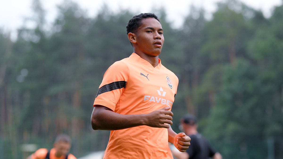 Эгиналду (футболист)