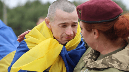 Зеленський показав перші миті передвеликоднього обміну полоненими - 285x160