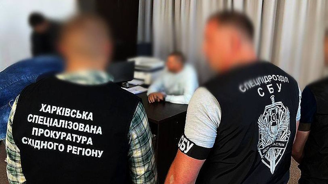 У Харківській області начальник військомату допомагав ухилянтям виїхати закордон