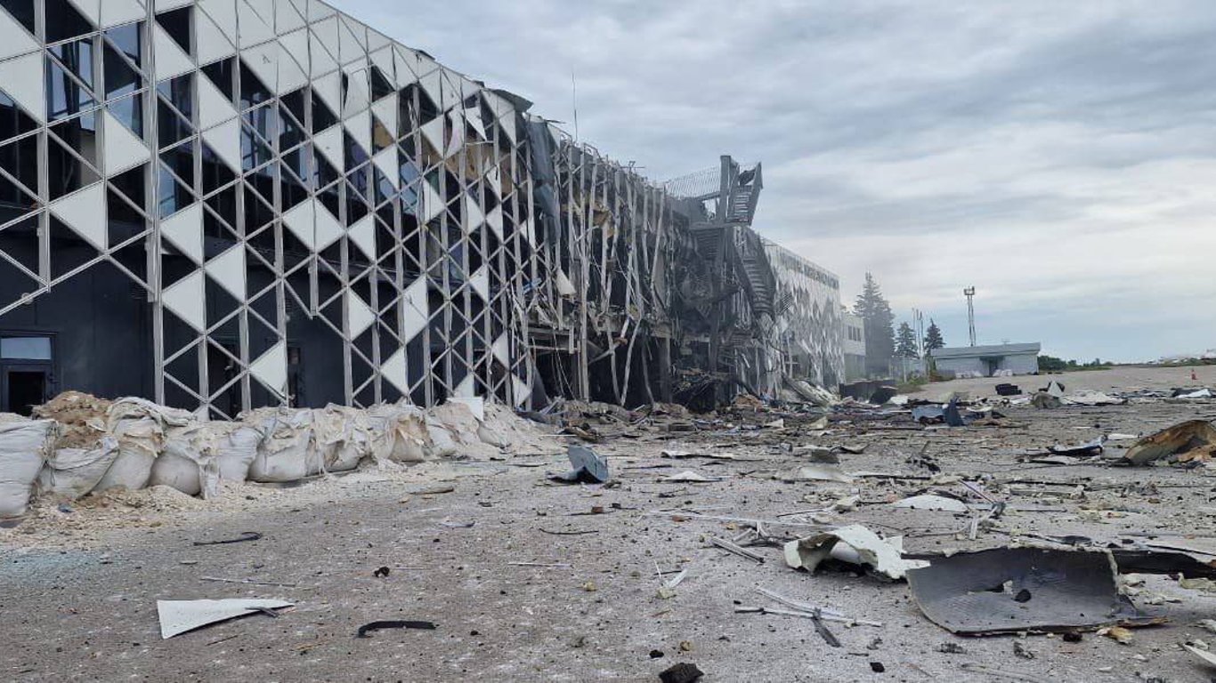 Росіяни вдарили по аеропорту в Запоріжжі, — нардеп