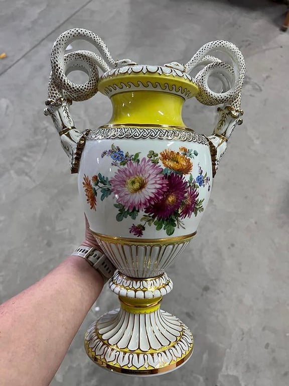 Ваза "Букет квітів". Фото: Київська митниця