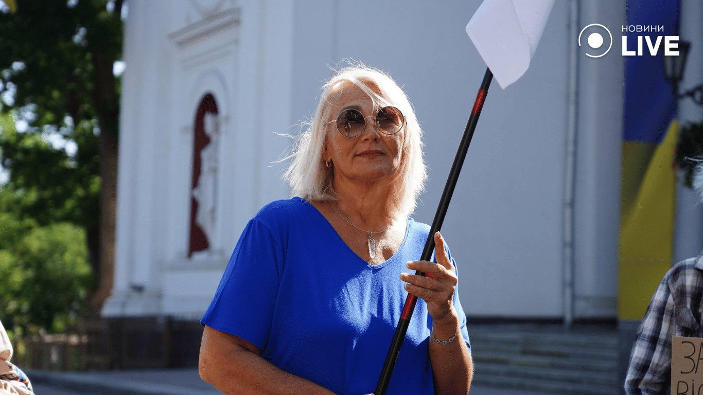 Годовщина акции "Деньги на ВСУ" - горожане собрались в центре Одессы - фото 3