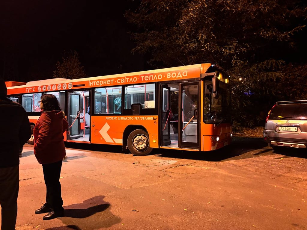 Russian occupiers dropped a KAB on a hospital in Kharkiv — photos of the aftermath - photo 4
