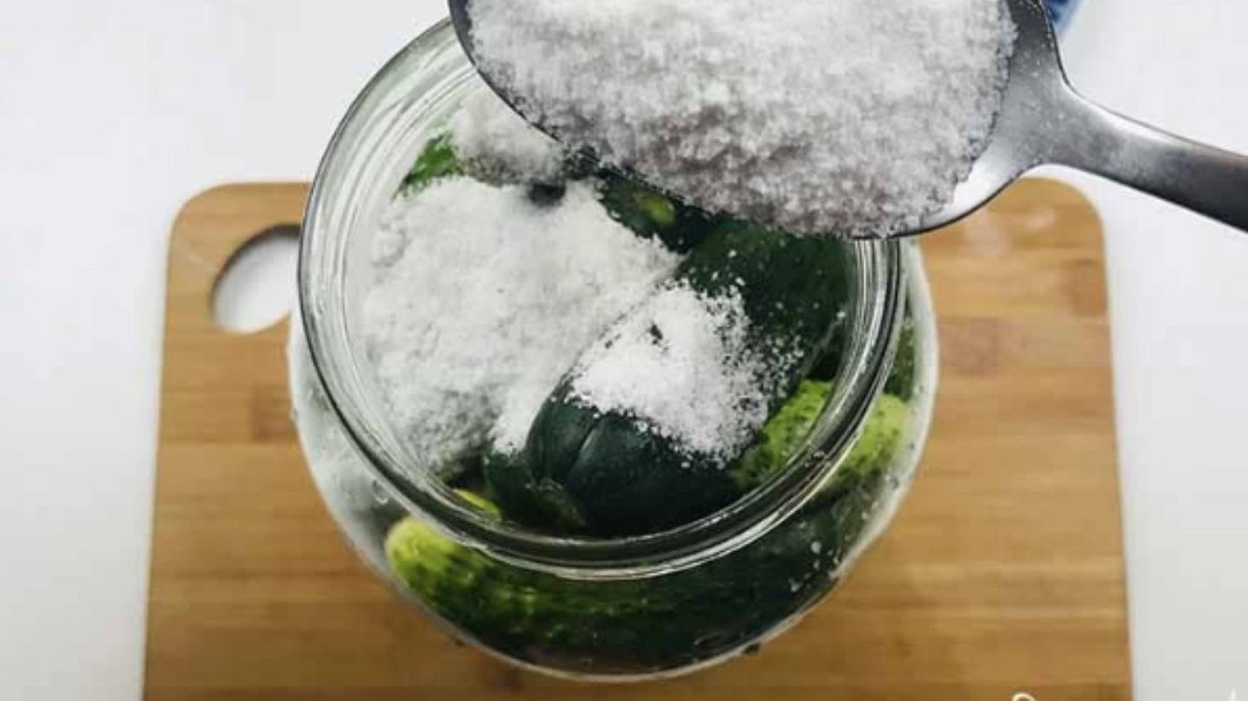 рецепт малосольних огірків на газованій воді 