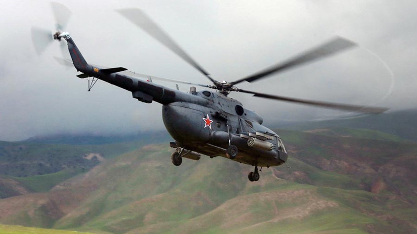 У РФ упав гелікоптер Мі-8: усі члени екіпажу загинули