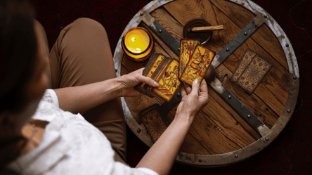 Гороскоп для всех знаков Зодиака на 1 августа 2025 года по Таро - 285x160