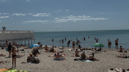 Первый день осени в Одессе — холодная ли морская вода - 285x160