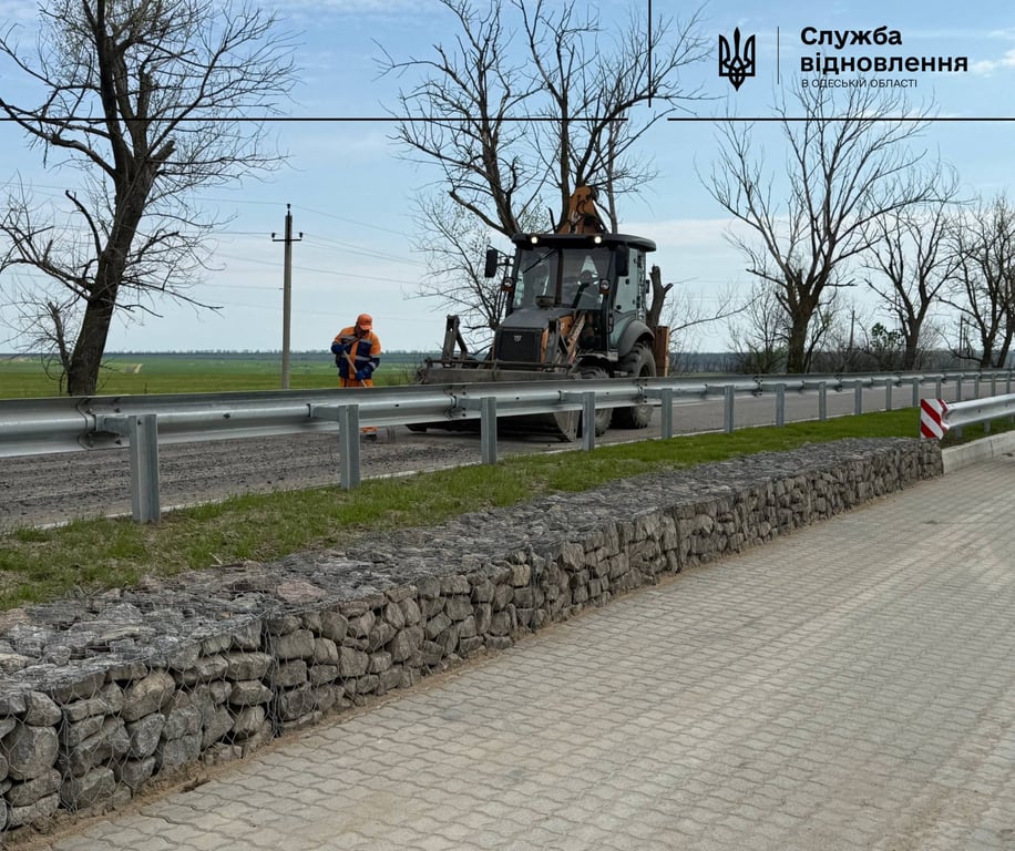 Ремонтні роботи на трасі Одеса - Рені