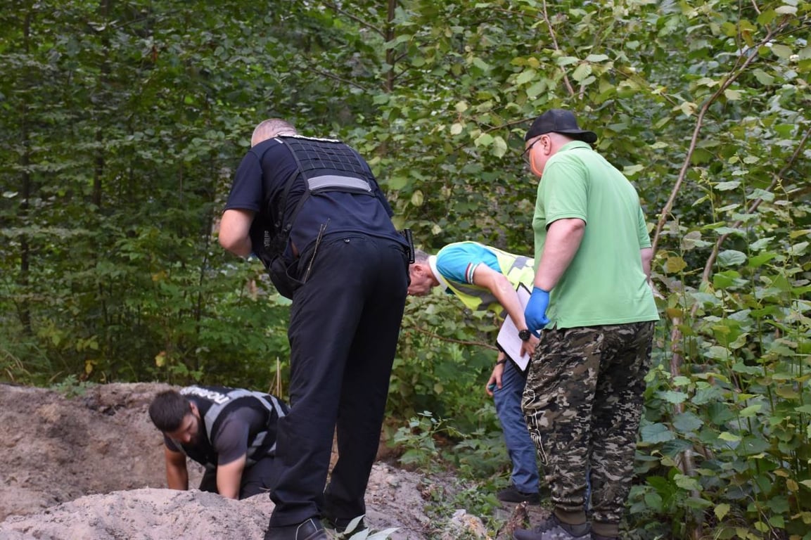 Вбили за біткоїни — у Києві група злочинців задушили іноземця, а тіло закопали - фото 1