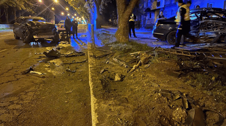 Во Львове столкнулись две машины — есть травмированные - 285x160