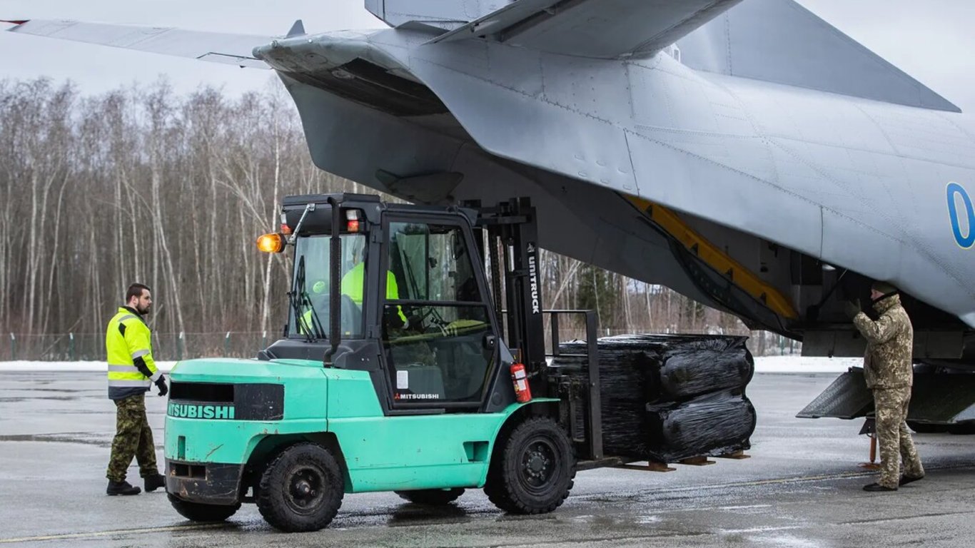 Естонія відправляє військову допомогу Україні