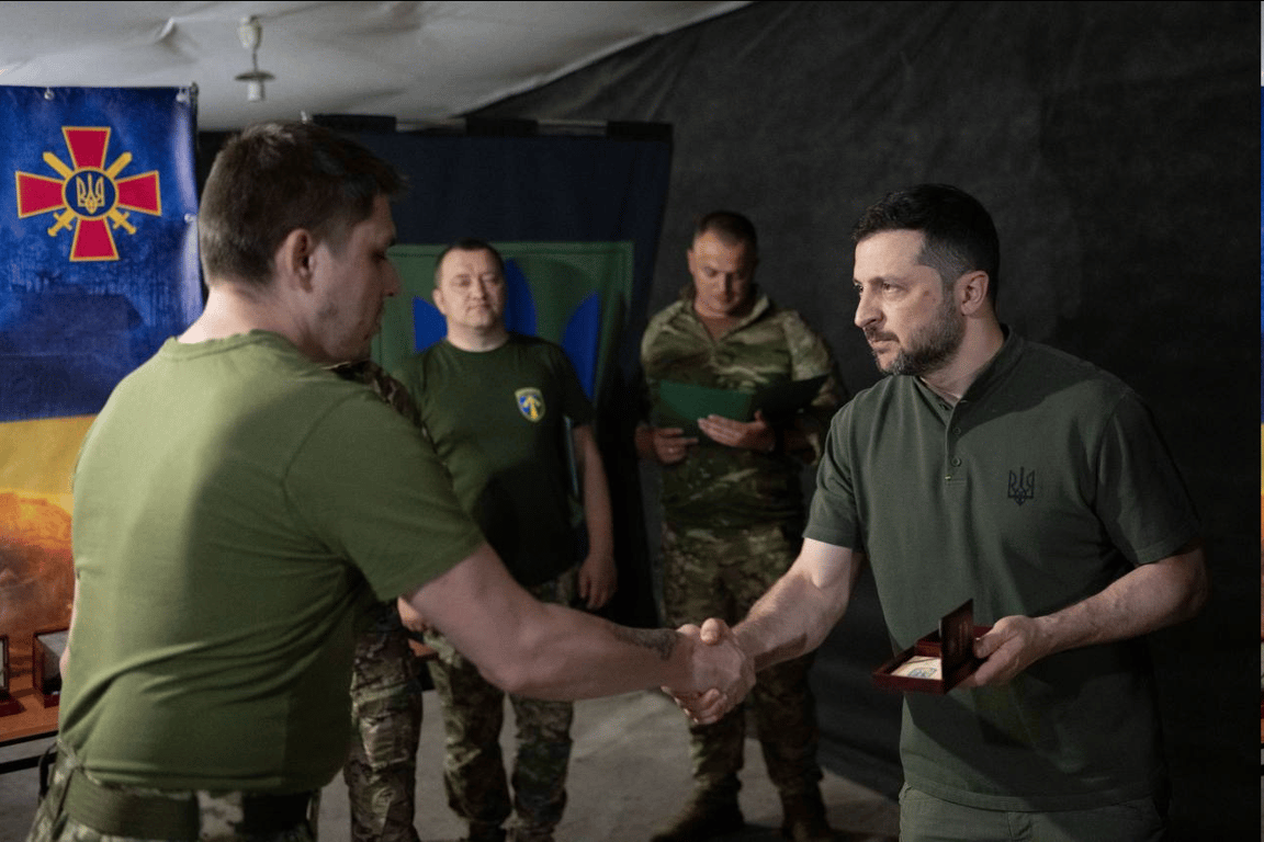 Зеленський відвідав Харківщину та зустрівся з воїнами і медиками - фото 3