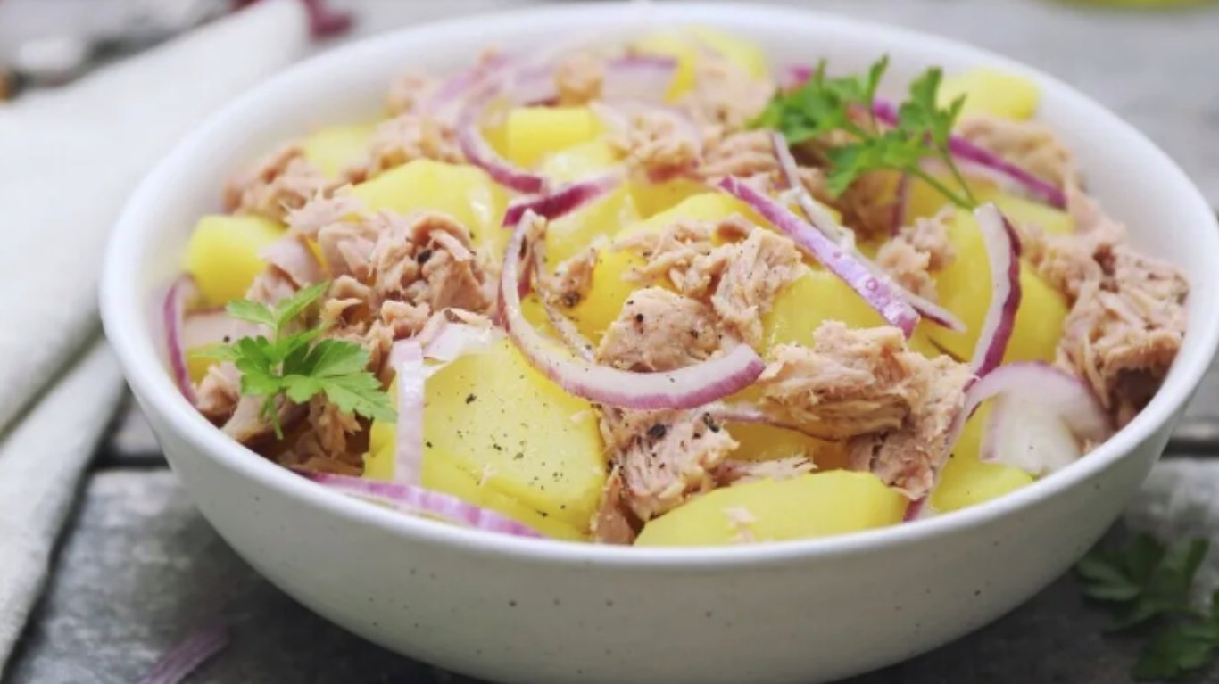 рецепт салату з тунцем