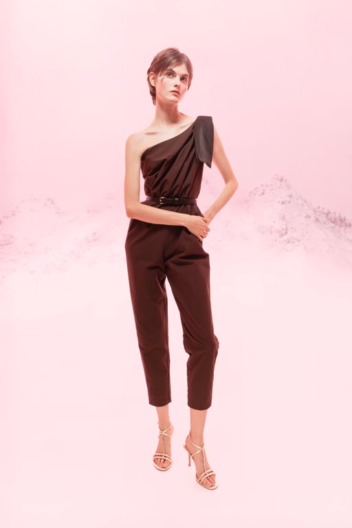 Модель у вбранні з нової колекції Андре Тана. Фото: менеджмент дизайнера.