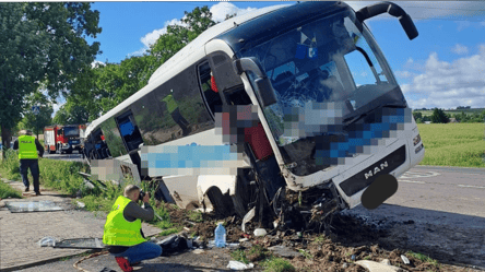 В Польше автобус с украинцами попал в ДТП, есть пострадавшие - 285x160