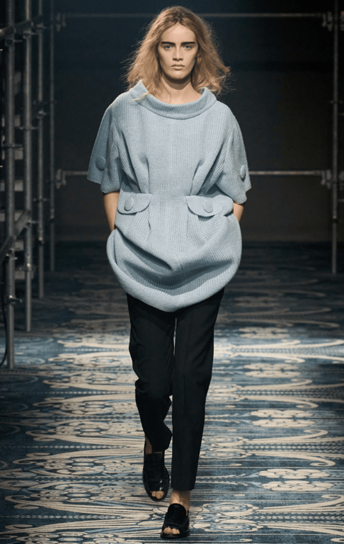 A look in the spirit of the 50s that adds a touch of shock