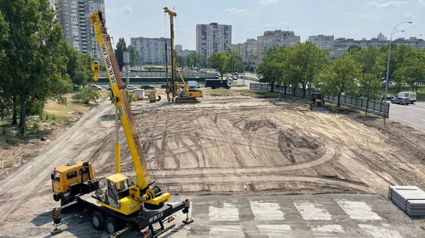 Черговий скандал із закупівлями: у Києві реконструюють транспортну розвʼязку за 1,3 млрд гривень