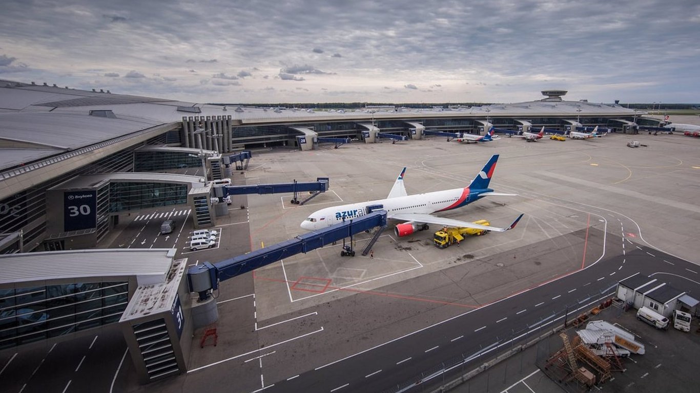 У Московській області оголосили загрозу БпЛА — авіарейси затримуються